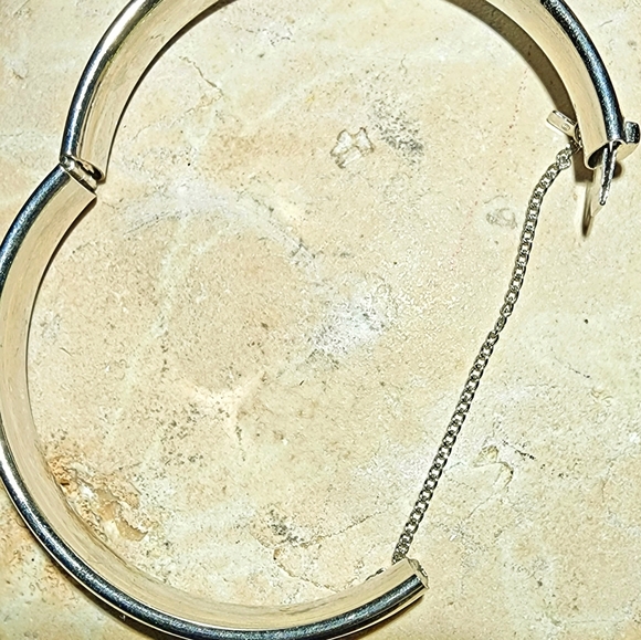 Vintage High end MONET silver bangle with protective chain - Picture 2 of 5